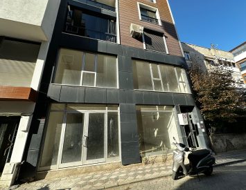 “Hacizli” Manisa Turgutlu Cumhuriyette Harika Sıfır 330 m2 İşyeri-Dükkan Merkezi Konum