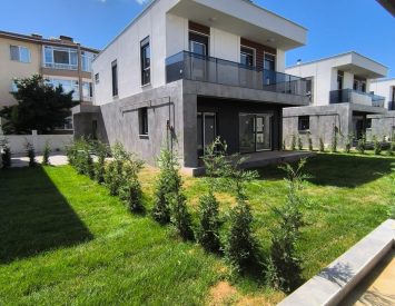 “İPOTEKLİ” DÜZCE AZİZİYE’DE SATILIK 4+1 BAHÇELİ HARİKA LÜX VİLLA